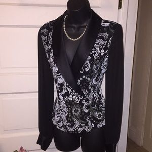 🥂 sexy two side buttons shared black sleeves. 🍾